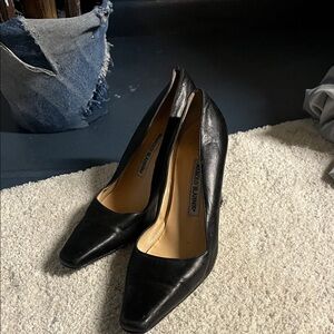 Manolo Blahnik lambskin pointed toe heels
